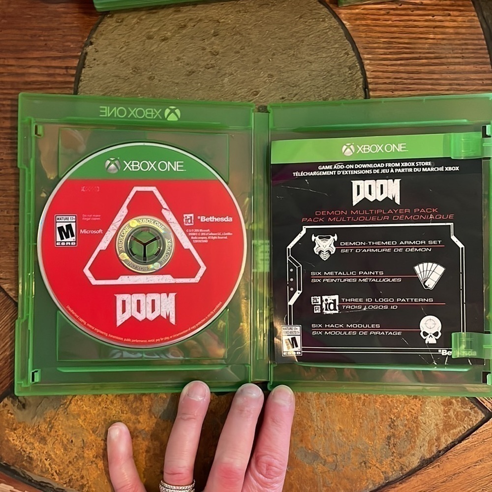 XBox One Doom - Picture 3 of 4